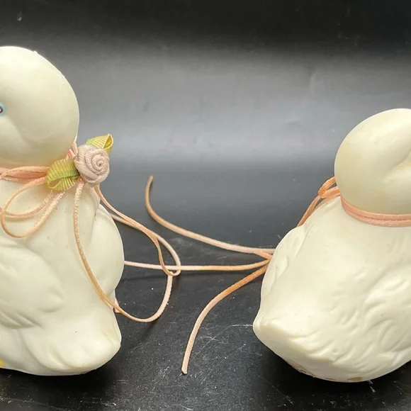 Vintage DEPT56  Duckling With A Pink Ribbon  Figurine - Porcelain   Retired Set - Picture 5 of 13